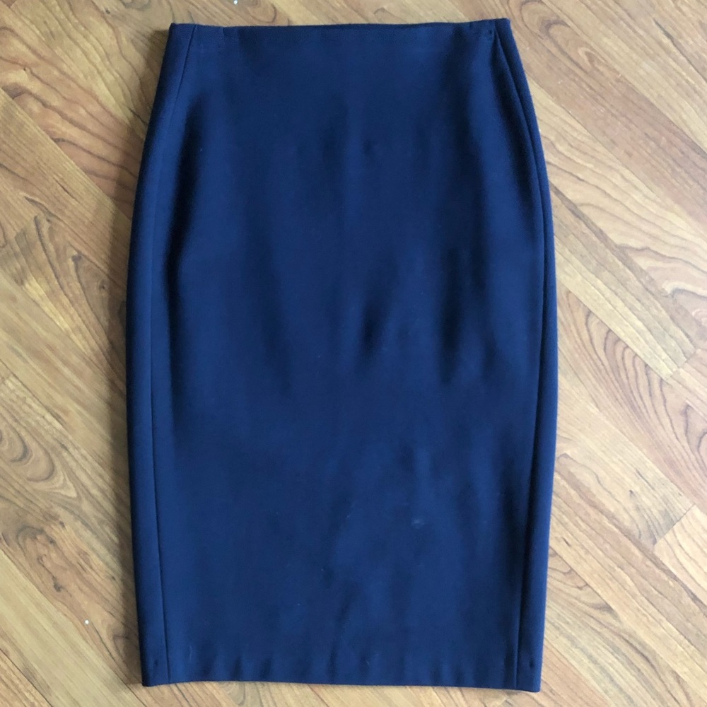 Classic NAVY pencil skirt, size 2